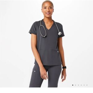 Casma Three-Pocket Scrub Top- Charcoal S